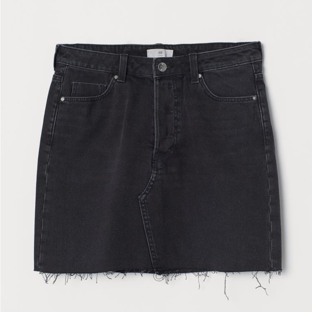 H&M Women Short Denim Skirt Size 4 (New with tag)